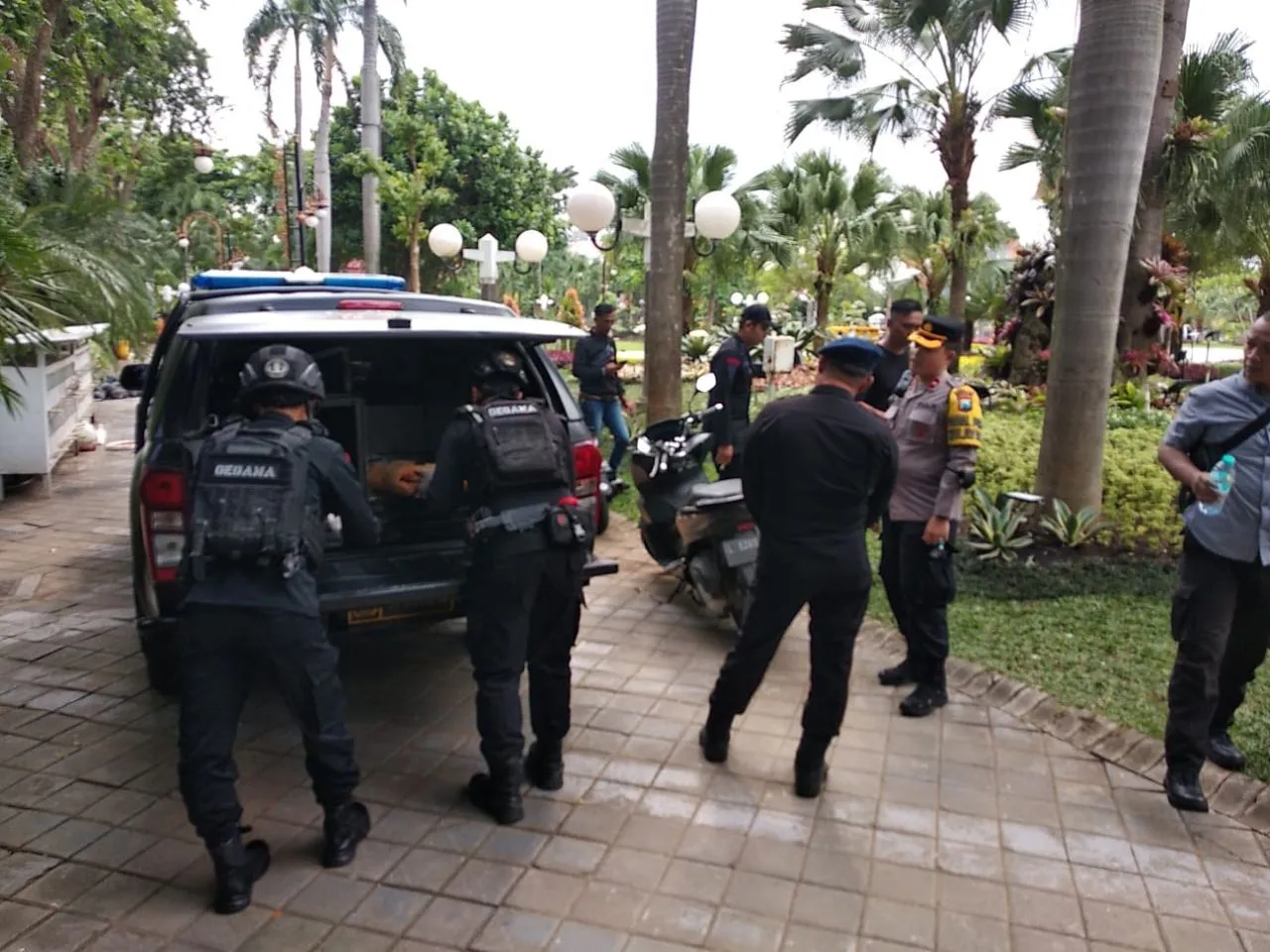Sebuah Granat Diketemukan di Balai Kota Surabaya
