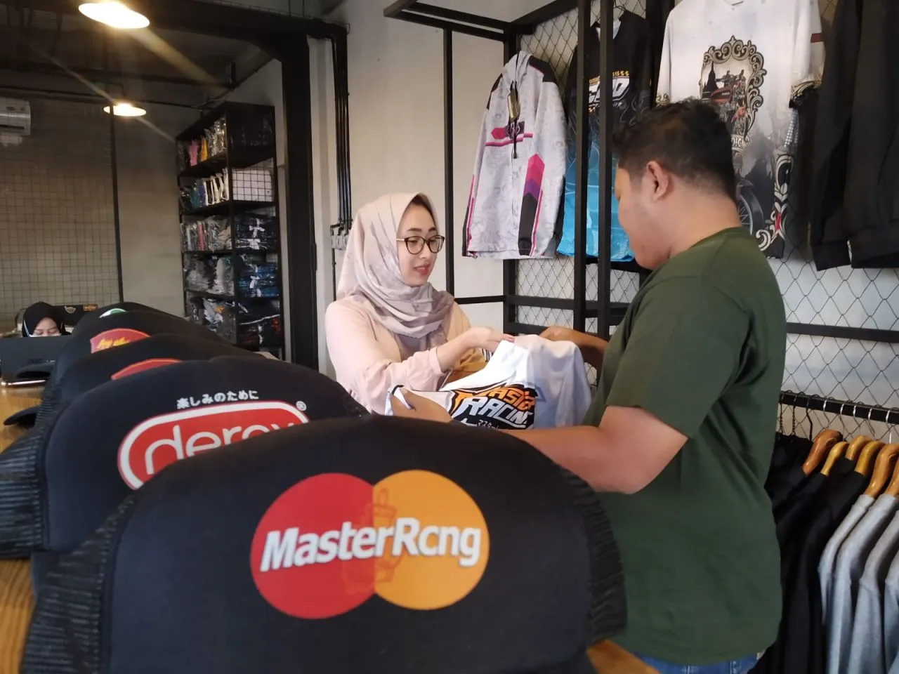 Masterracing, Brand Fashion Lokal Milik Pasutri yang Banjir Orderan