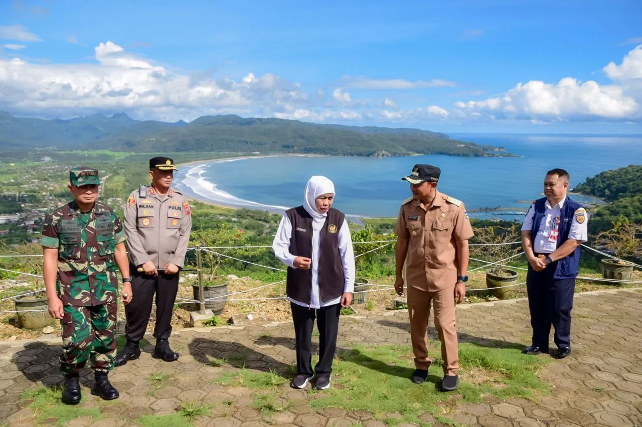 Gubernur Khofifah Puji Eksotisme Sentono Gentong Pacitan