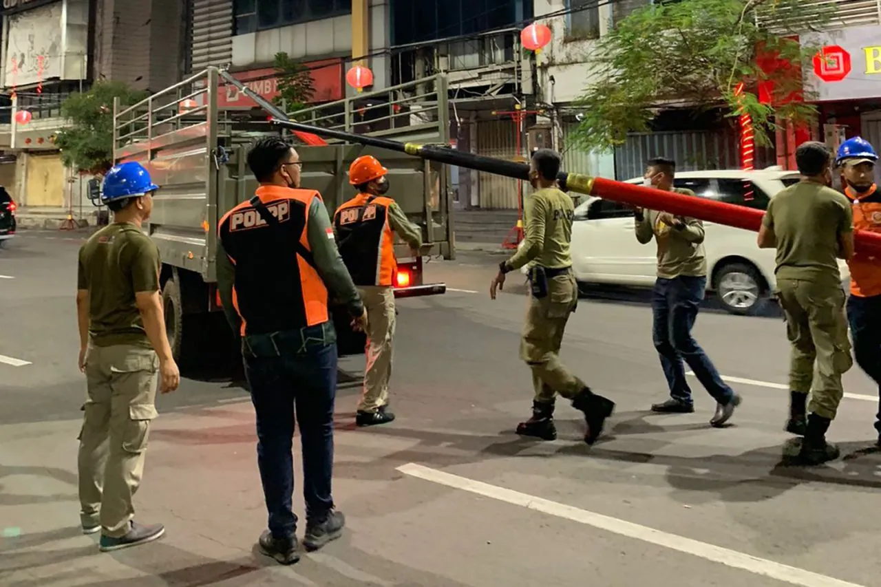 Pemkot Surabaya Ancam Bongkar Jaringan Utilitas Bodong dan Telat Bayar Sewa