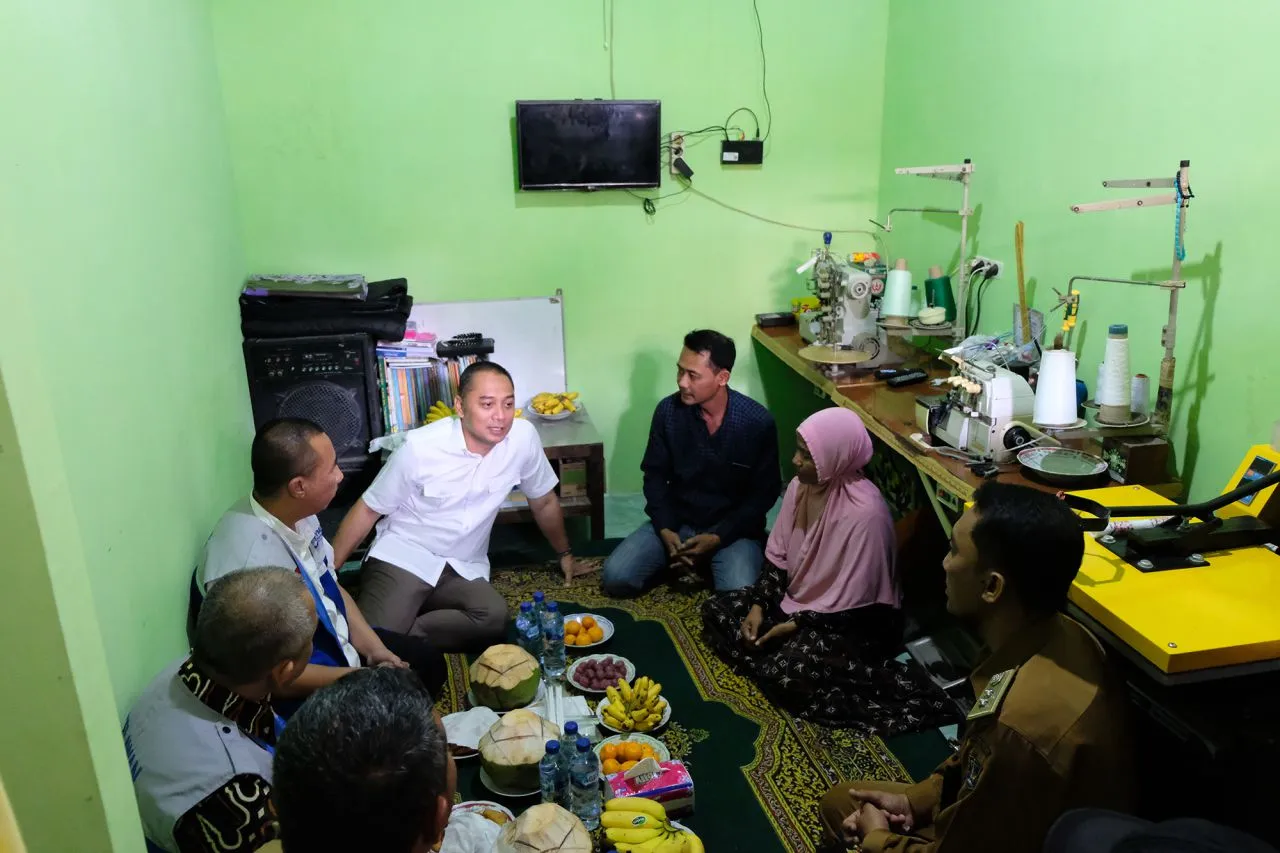 YMI ITS Bedah Rumah Warga MBR di Surabaya yang Tak Layak Huni
