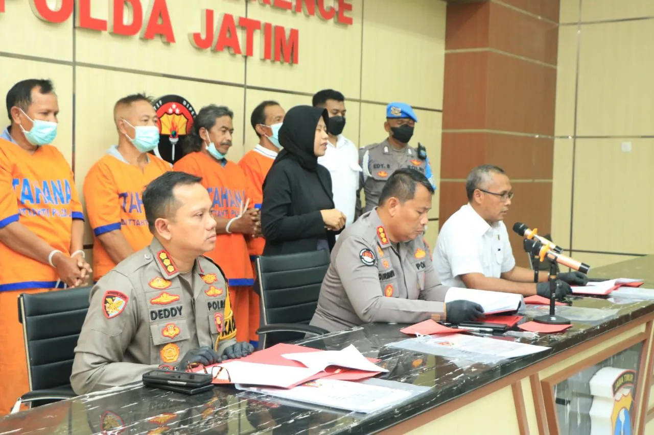 Diduga Sebar Hoax, Oknum Kades dan Kasun di Banyuwangi Diamankan Polisi