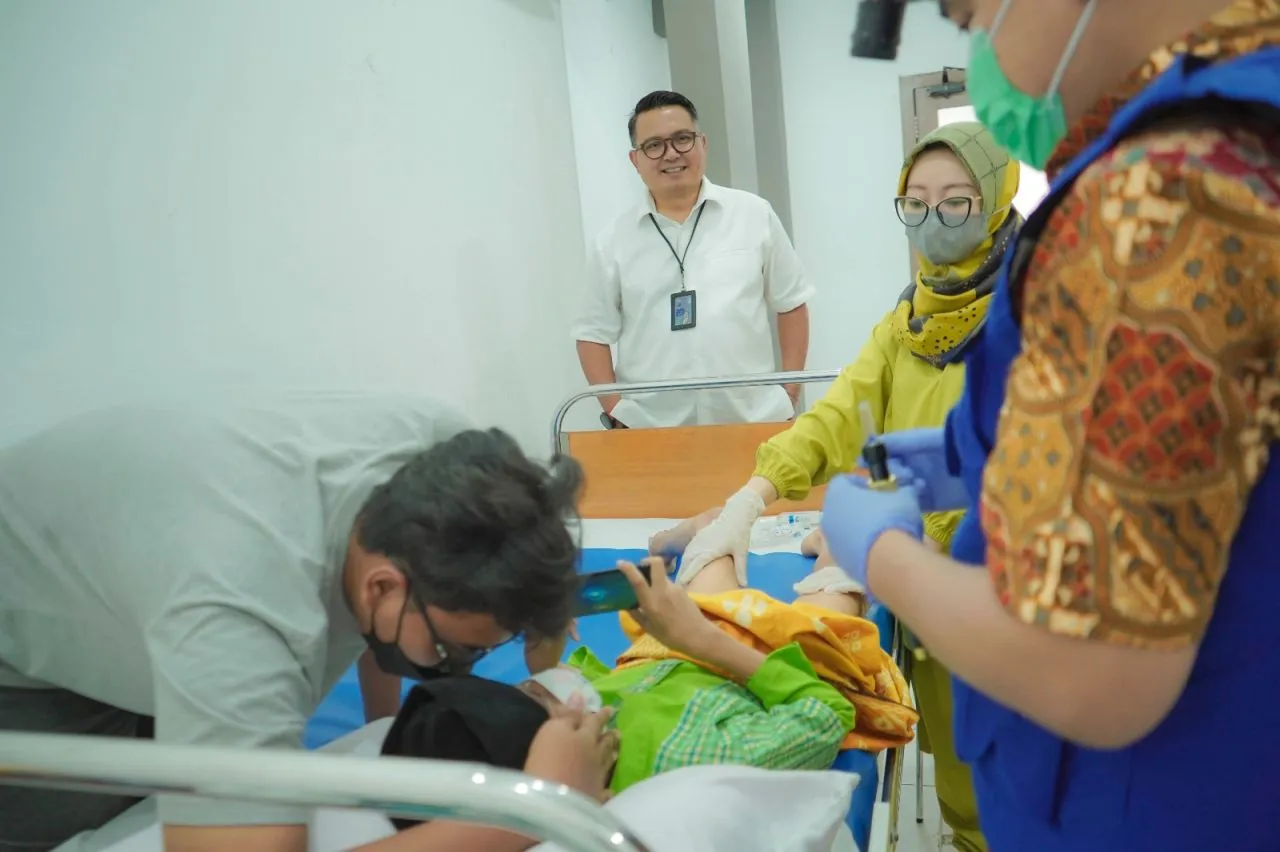 HUT ke-49, SIER Gelar Khitan Massal Diikuti 100 Anak, Salah Satunya Penyandang Disabilitas