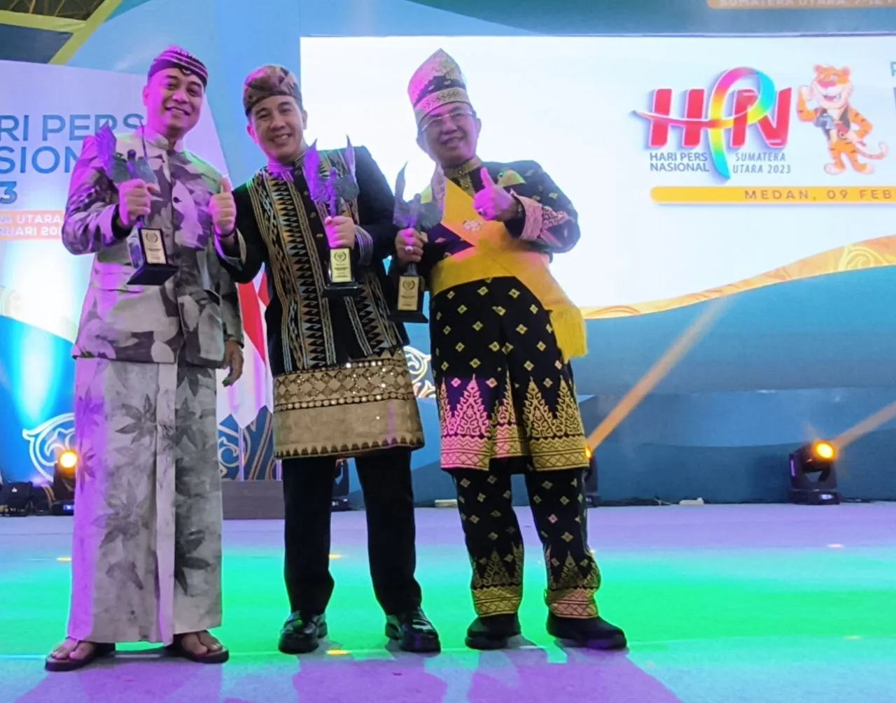 Puncak Peringatan HPN 2023” Wali Kota Eri Raih Anugerah Kebudayaan PWI Lewat Program "Dandan Omah"