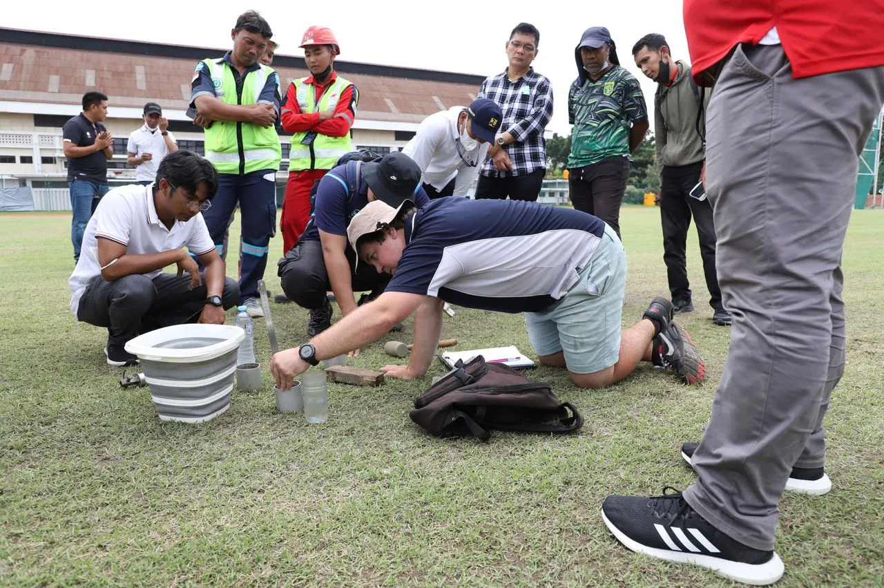Jelang PD U-20, FIFA Cek Struktur Tanah hingga Drainase Stadion GBT Surabaya