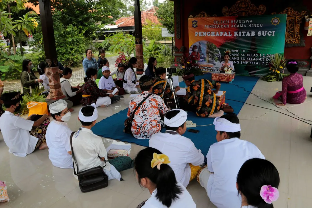 185 Pelajar Hindu di Surabaya Ikuti Seleksi Beasiswa Penghafal Kitab Suci Weda