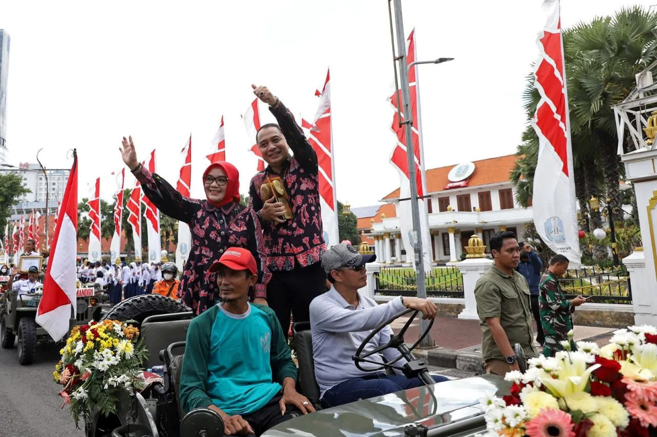 Warga Surabaya Hingga Satgas Kebersihan Antusias Sambut Kirab Adipura Kencana