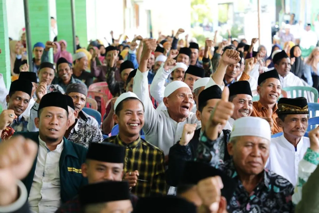 Kiyai Muda Jawa Timur Dukung Ganjar Lakukan Fogging di Ponpes Nurul Hidayah 2 Malang