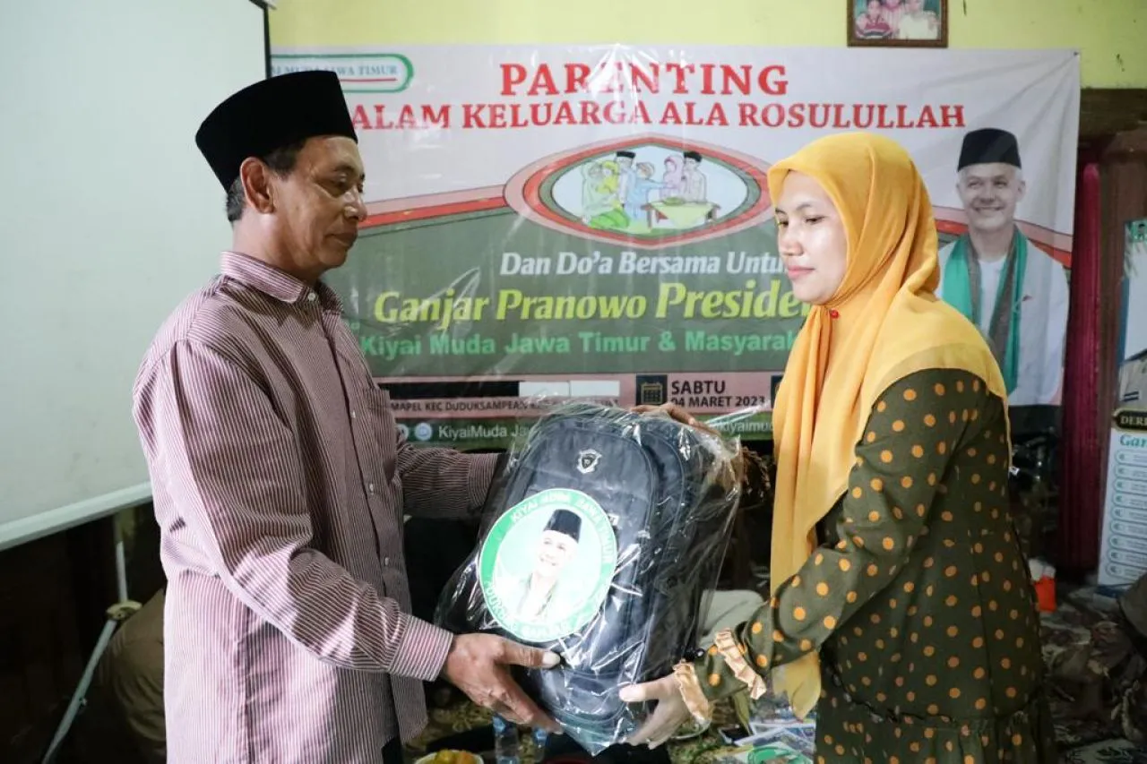 Kiyai Muda Jatim Dukung Ganjar Beri Edukasi Parenting kepada Warga Desa Tumapel Gresik