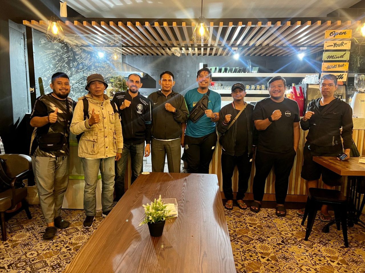 FOTO : AFP Jatim Jajaran oficial tim futsal Jatim proyeksi PON 2024 saat menggelar pertemuan di Surabaya