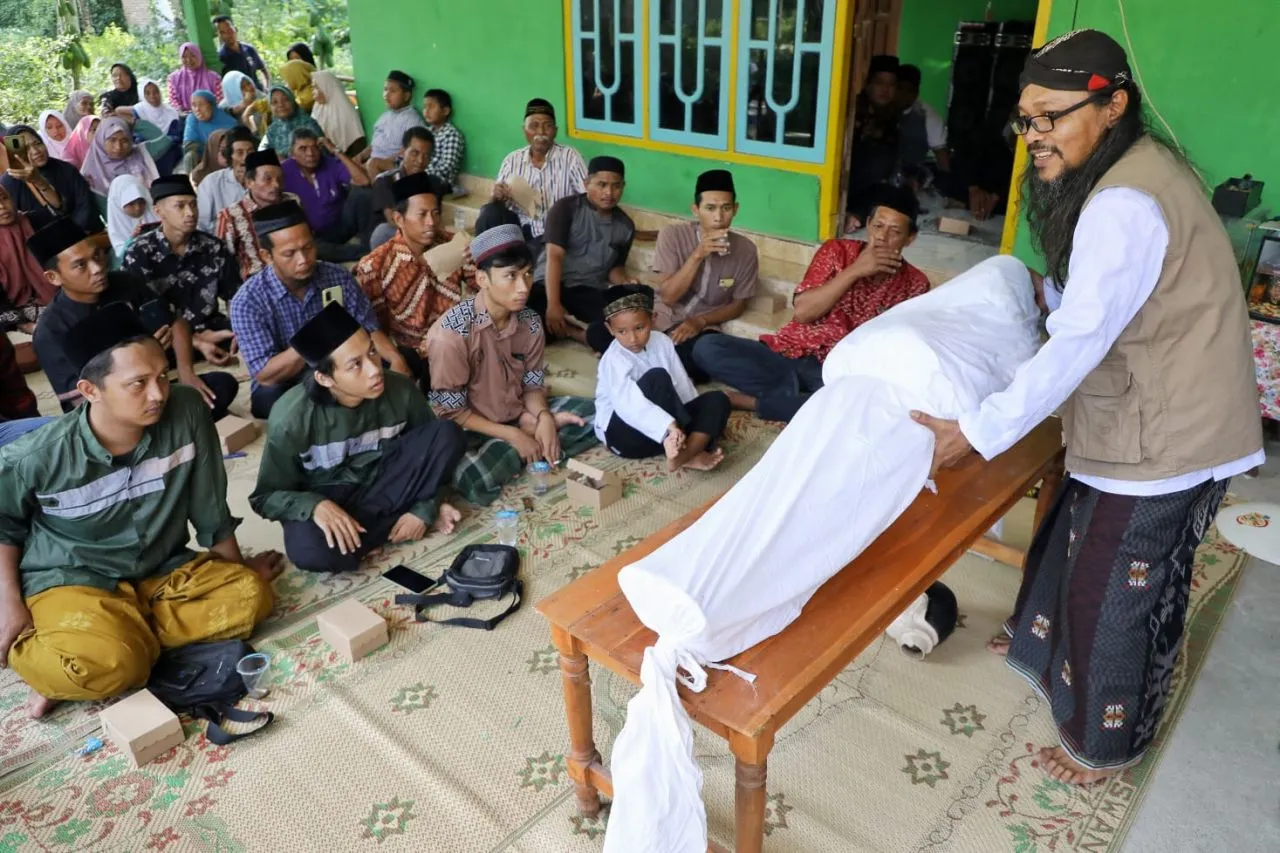 Warga Madiun Antusias Ikuti Pelatihan Pemulasaran Jenazah yang Digagas Relawan GGN Jatim