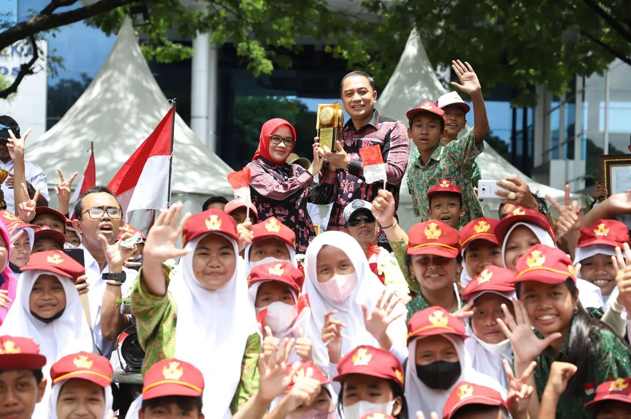 Selain Adipura Kencana, 2 Sekolah di Surabaya Raih Adiwiyata Mandiri 2022 dari KLHK RI