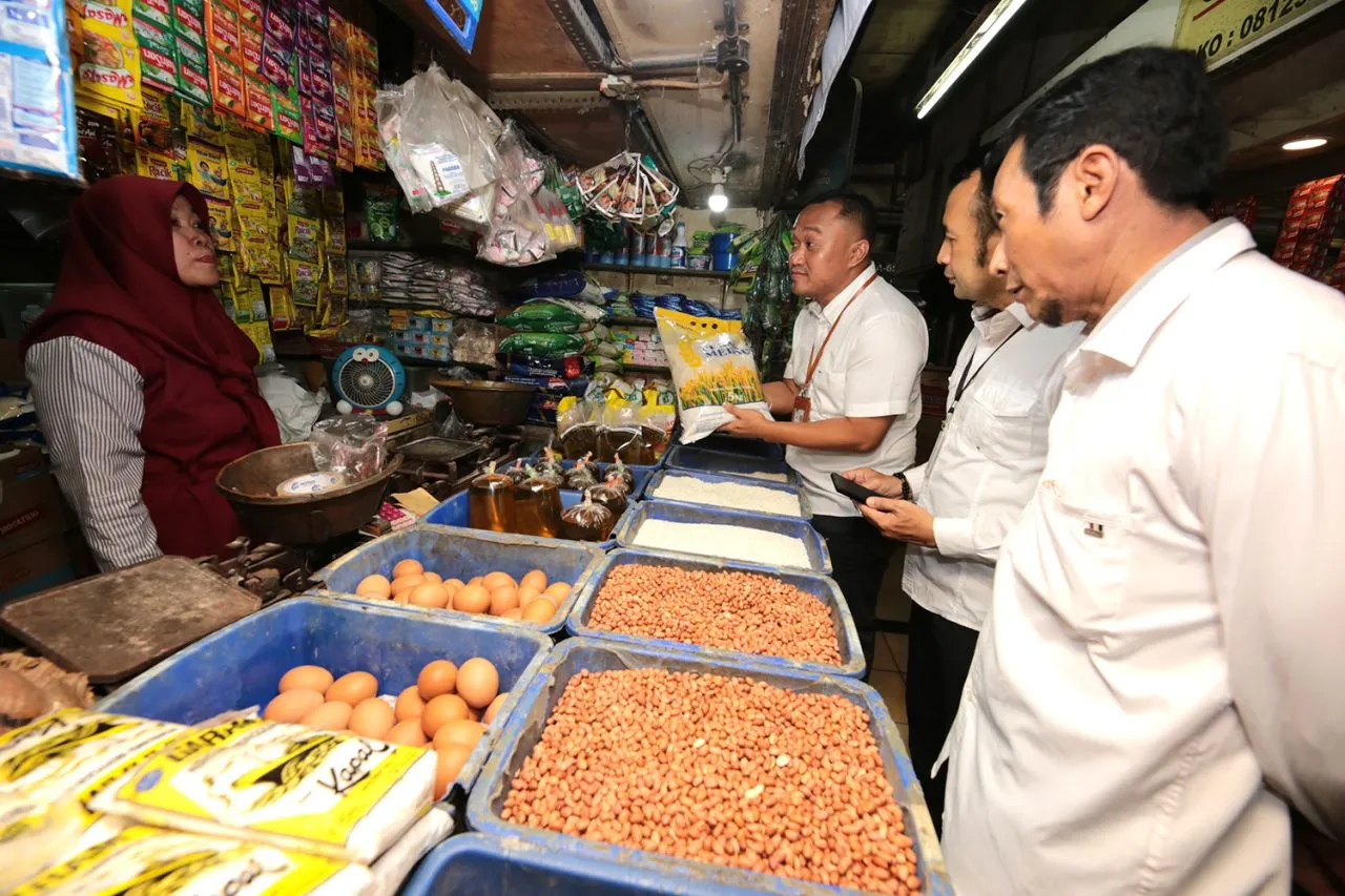 Pemkot Surabaya Pastikan Stok Pangan dan Harga Kebutuhan Pokok Aman Selama Bulan Ramadhan