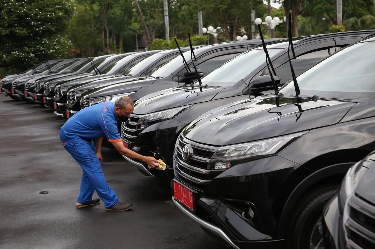 Polrestabes Surabaya Terima Bantuan 11 Unit Mobil Operasional