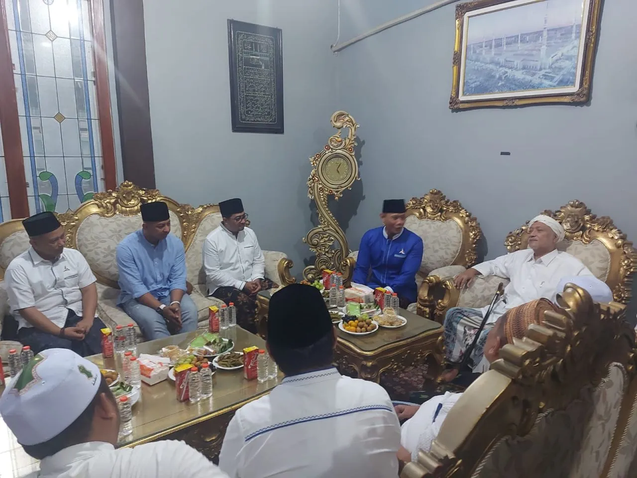 Sowan ke Kyai Baidhowi Pamekasan, AHY Diajak Bicara Berdua di Kamar Pengasuh Ponpes Banyuanyar