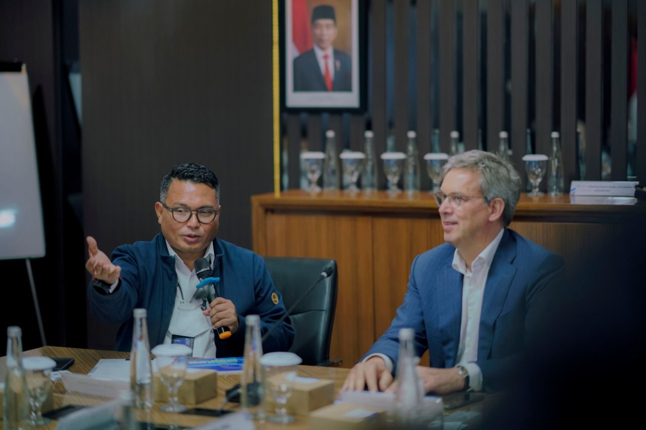Foto: Dirut PT SIER Didik Prasetiyono bersama Duta Besar Uni Eropa untuk Indonesia dan Brunnei Darussalam H.E. Vincent Piket