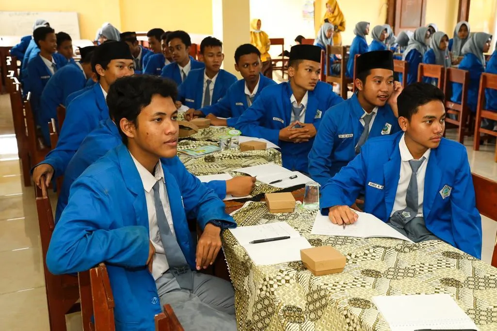 Ciptakan Penulis Andal, Relawan Ganjar Gelar Pelatihan kepada Ratusan Pelajar SMK di Gresik