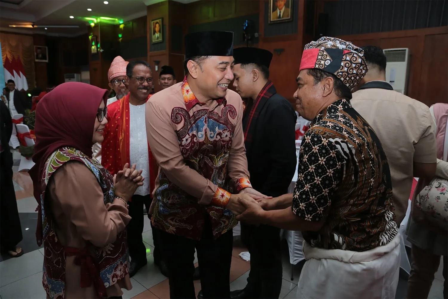 Silaturahmi dengan Beragam Suku, Wali Kota Eri: Semuanya Menjadi Kekuatan Besar dalam Bingkai Persatuan