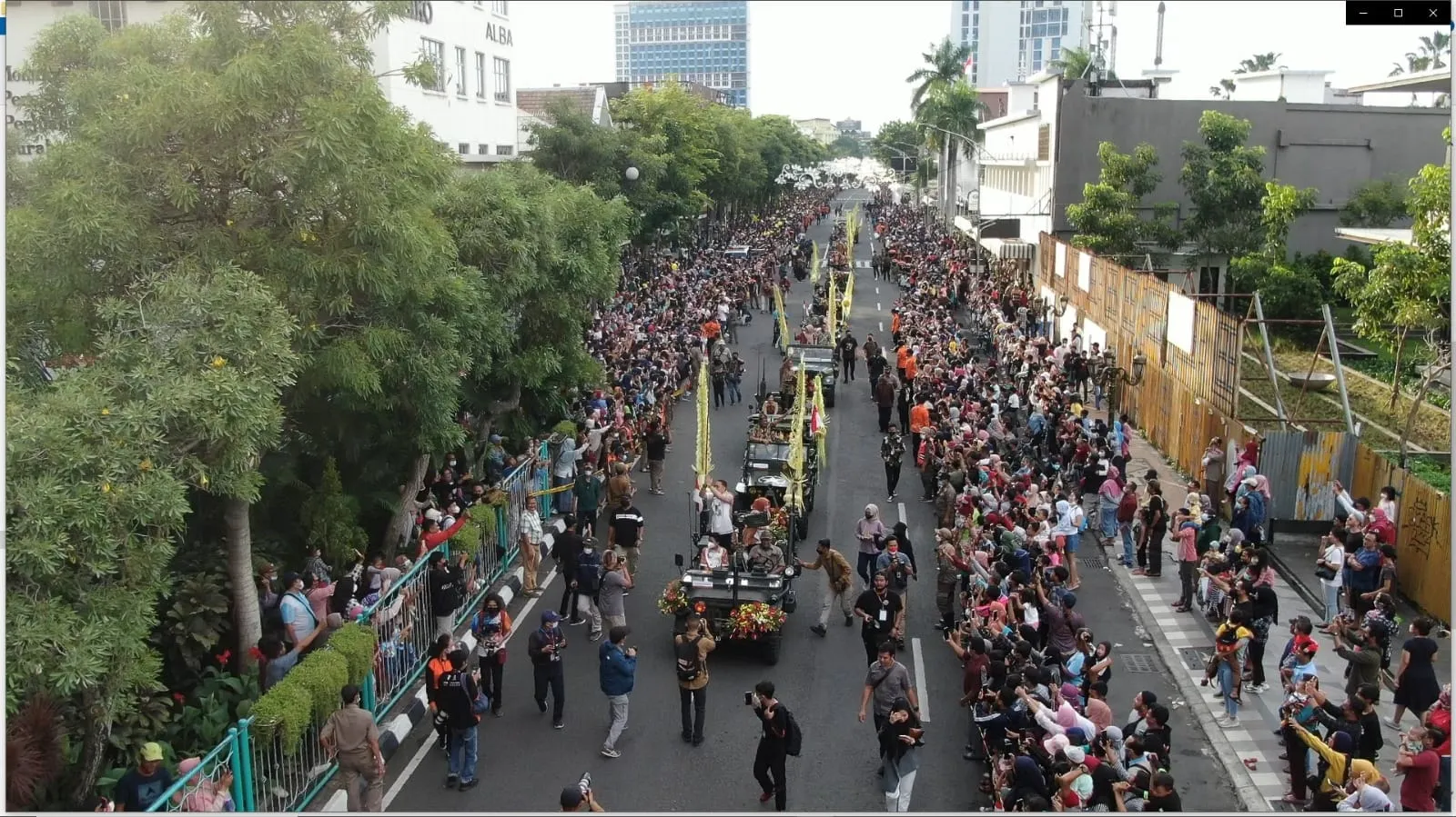 Pemkot Pasang Barikade di Sepanjang Rute Parade Demi Kenyamanan Warga Nonton Surabaya Vaganza