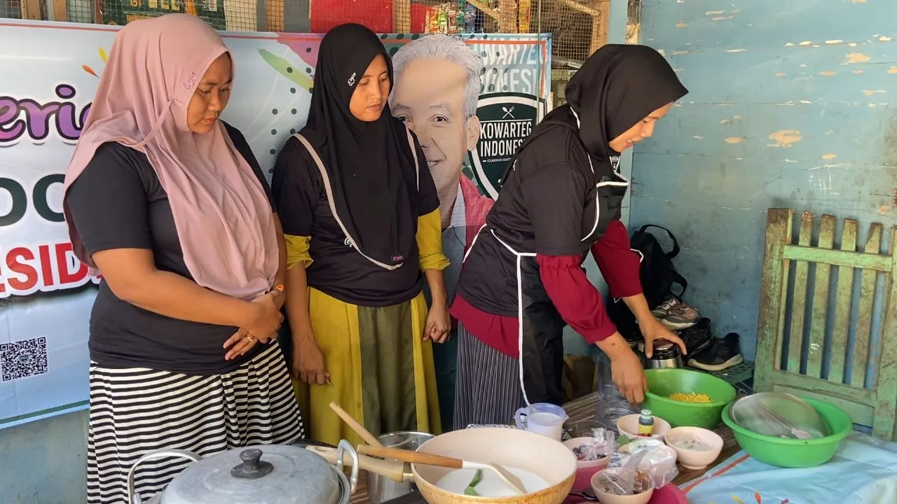 Di Tuban, Kowarteg Dukung Ganjar Berbagi Resep Masakan Nusantara kepada Warga