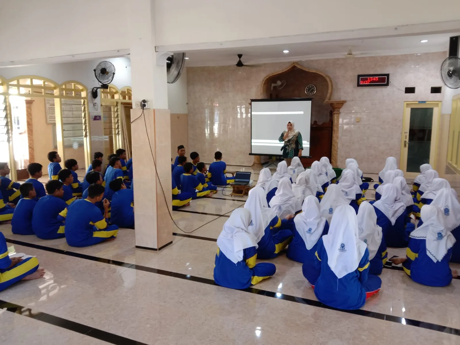 Puluhan Ribu Siswa Dapat Bekal Hadapi Dinamika Masa Depan dari DP3APPKB Surabaya