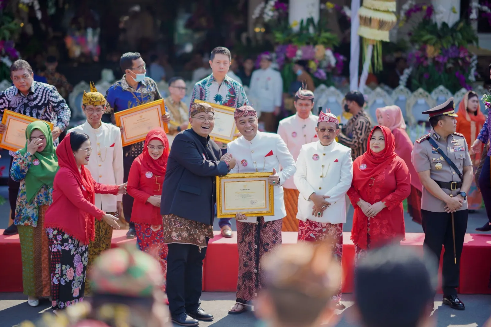 Resepsi HJKS ke-730, SIER Terima Penghargaan Wajib Pajak Teladan dari Wali Kota Surabaya