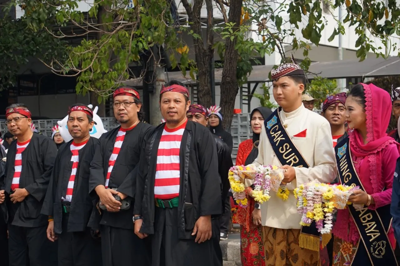 Bujang Ganong, Warok dan Jathilan Warnai Estafet Kirab Pemilu 2024 di Jatim