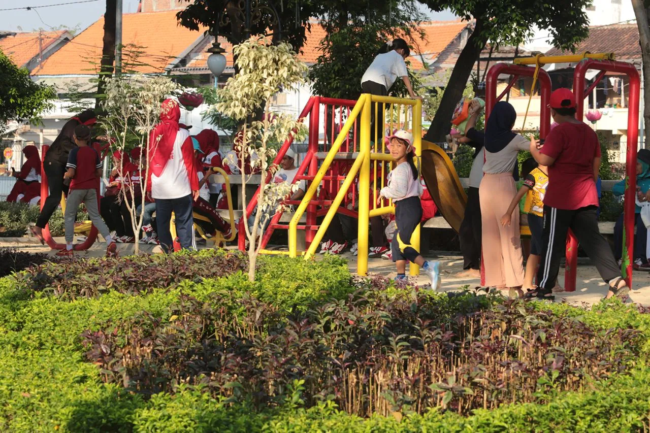 Keren! Jutaan Anak Manfaatkan Taman Kota Surabaya