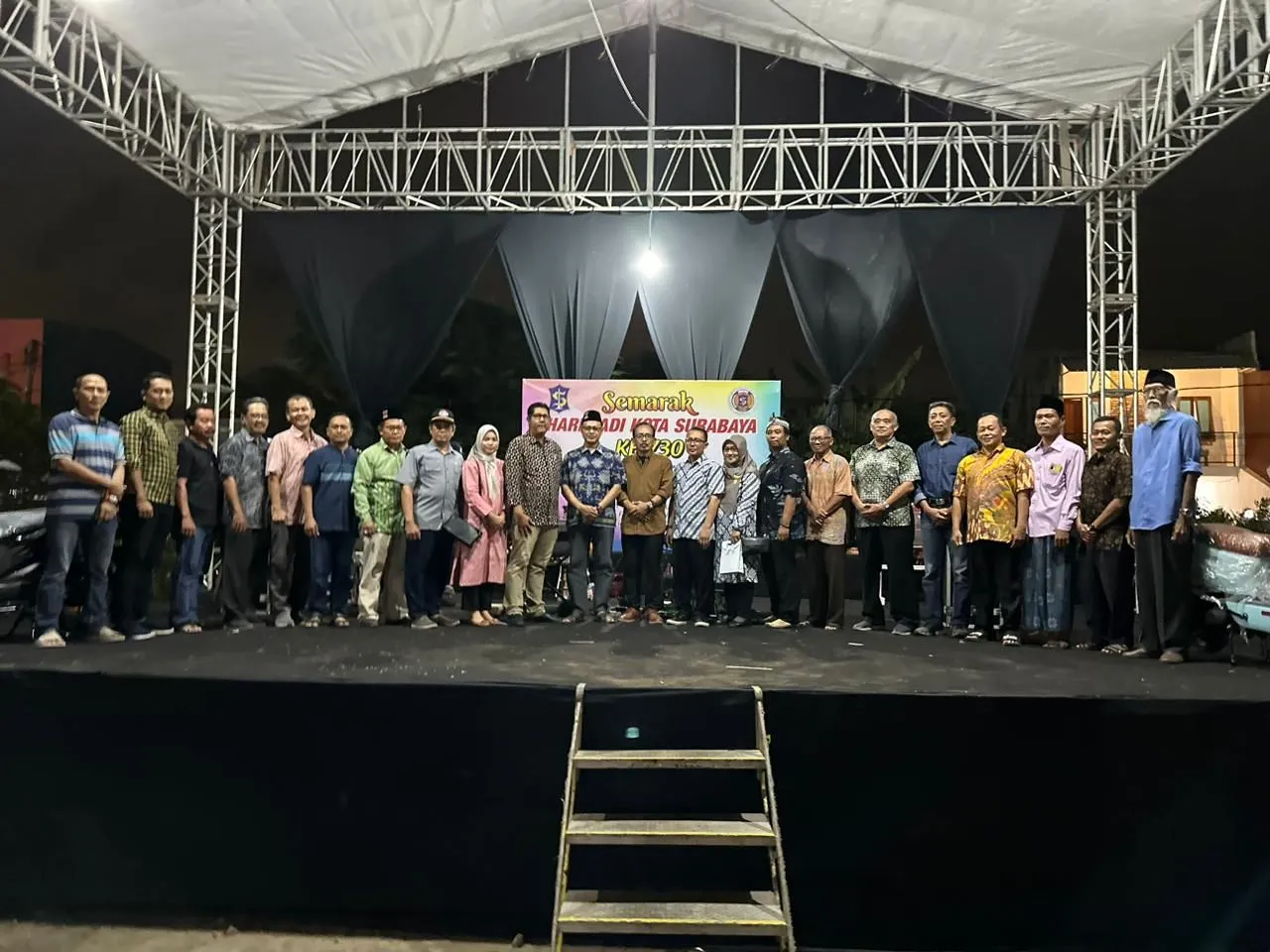 Meriahkan HJKS Ke-730, LPMK Medokan Ayu Gelar Bazar dari Rakyat untuk Rakyat