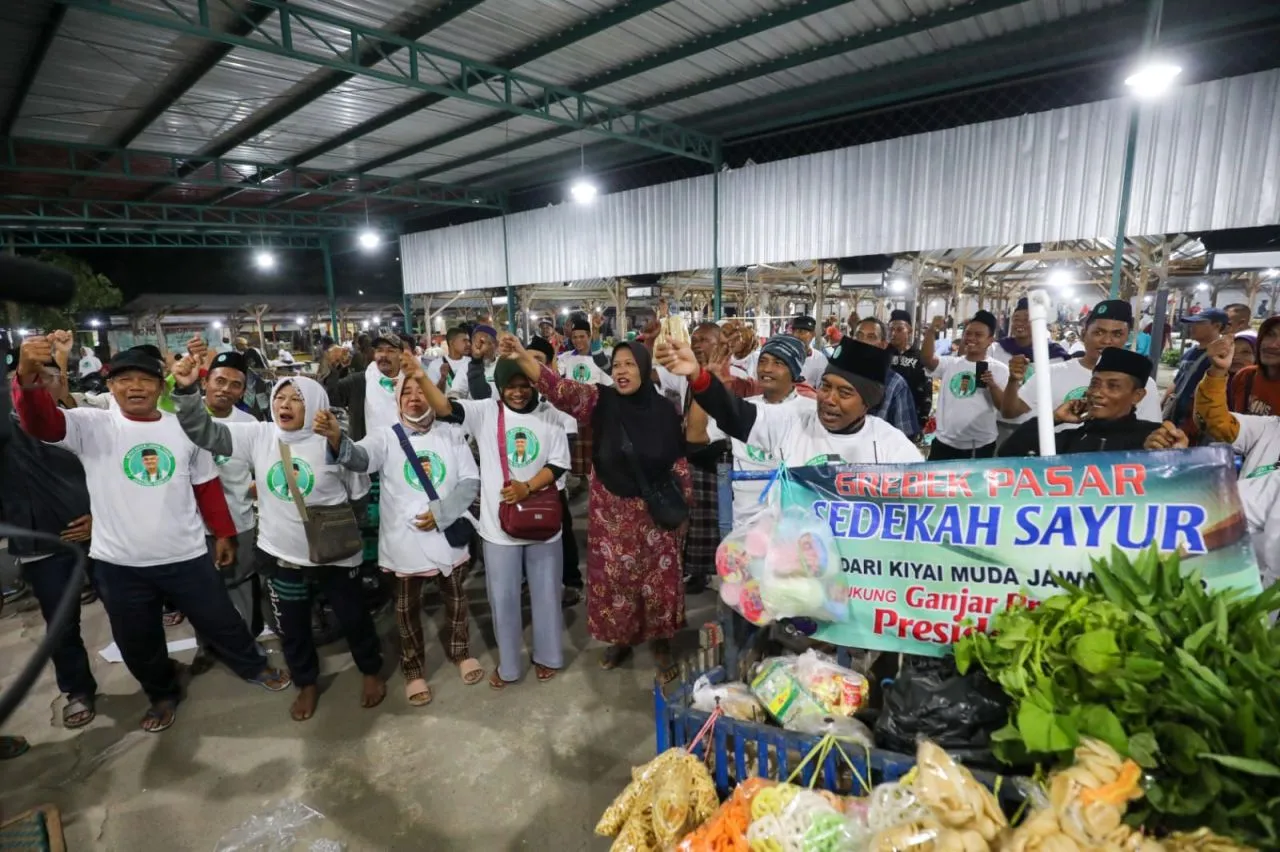 Di Bumi Ronggolawe, Relawan Kiyai Muda Jatim Gelar 'Grebek Pasar' dan Kenalkan Sosok Ganjar Pranowo