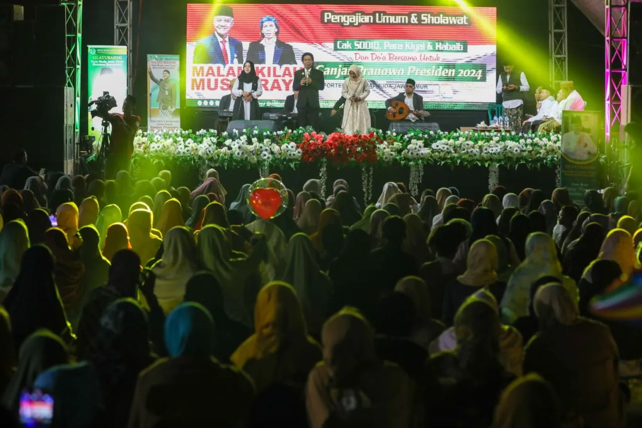 Relawan KMJ dan Ribuan Warga Bojonegoro Gelar Doa Mengetuk Pintu Langit untuk Ganjar Presiden 2024
