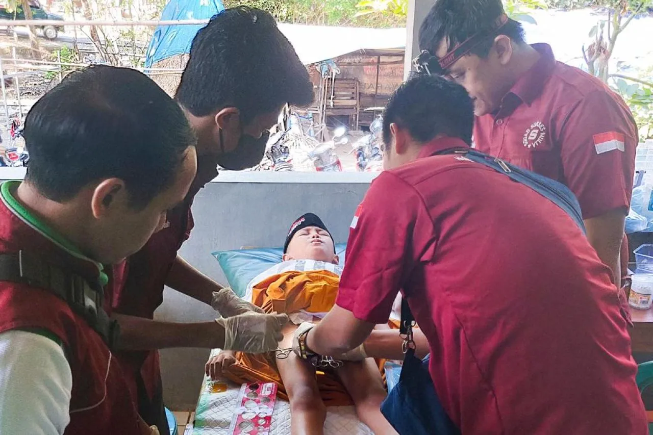 Kiai Muda Ganjar Adakan Khitanan Massal di Kabupaten Ngawi