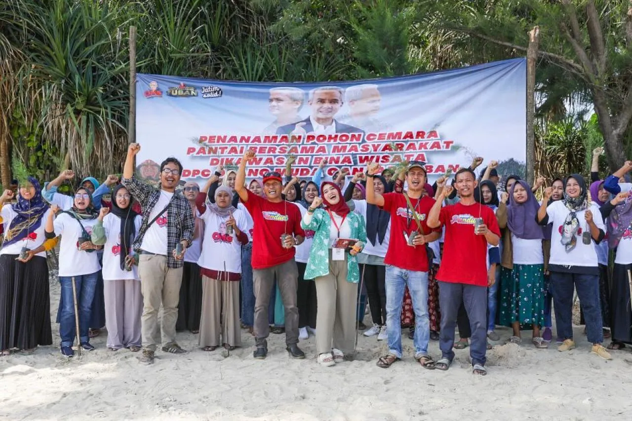 Orang Muda Ganjar Gelar Program Tanam Pohon Cemara Udang di Bumi Ronggolawe