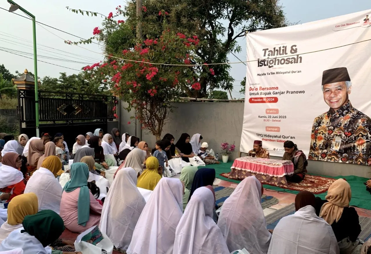 Gus-Gus Ganjar Tahlil dan Istigasah Bareng Jemaah Majelis Taklim Sidoarjo: Doakan Ganjar Presiden 2024