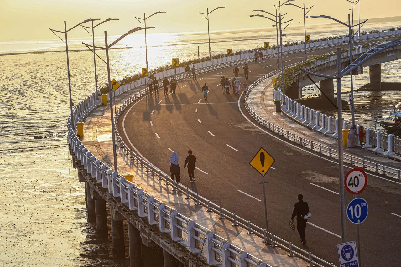 Mulai Hari Ini, Surabaya Auto Fashion di Jembatan Suroboyo Digelar