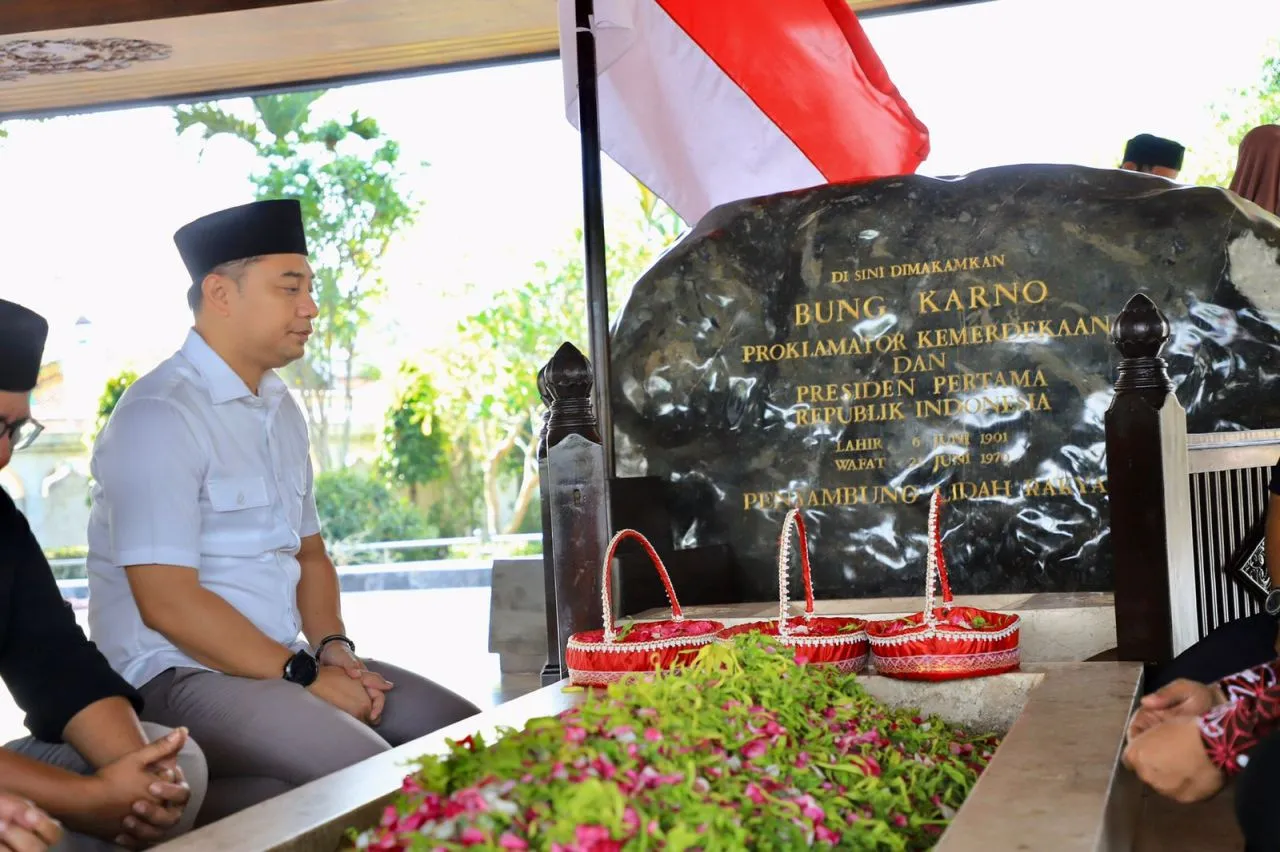 Ikut Deklarasi Jaket Bung Karno di Blitar, Wali Kota Eri Cahyadi: Kita Teruskan Api Perjuangannya, Bukan Abunya