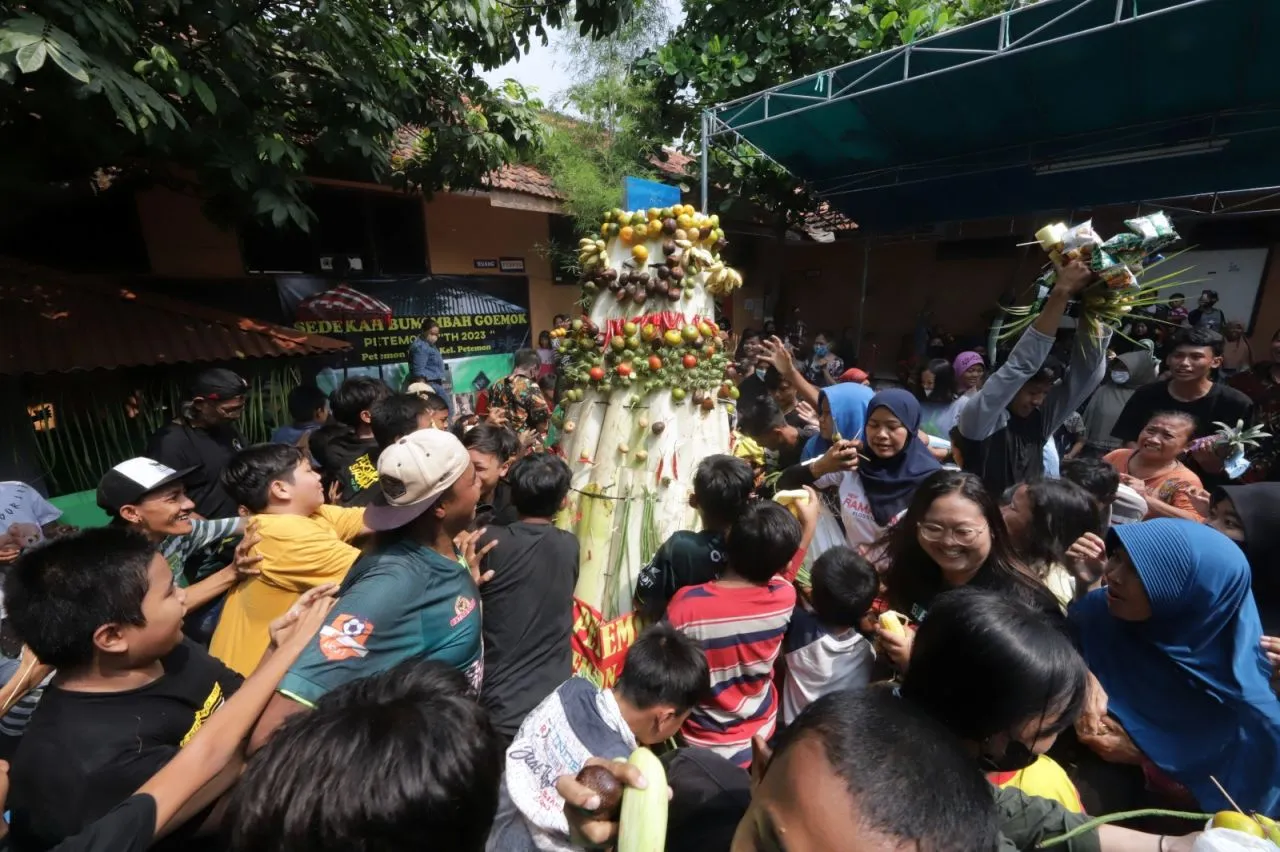 Hadir di Sedekah Bumi, Wali Kota Eri Cahyadi Ajak Warga terus Lestarikan Budaya