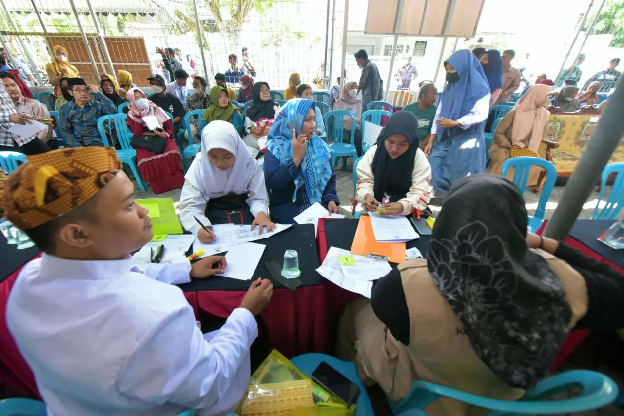 Pemkot Tebus 529 Ijazah Pelajar SMA/SMK Swasta se-Surabaya