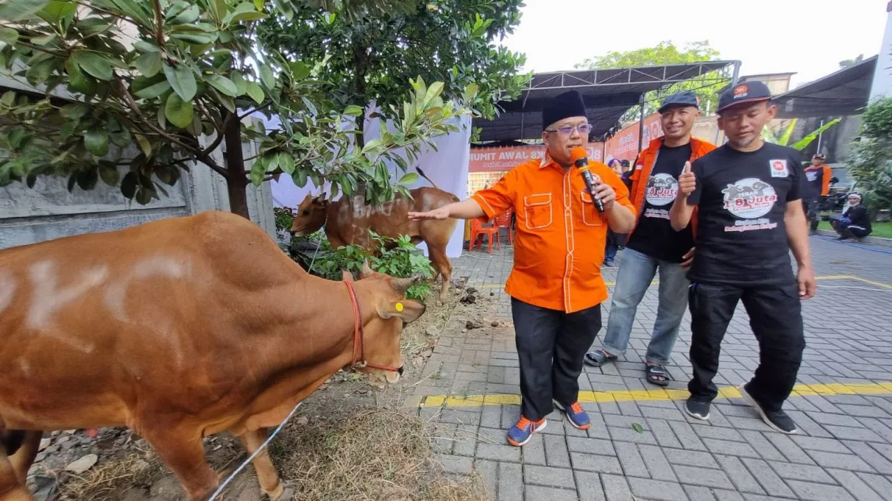 PKS Jatim Bagi 252.700 Paket Kurban ke Masyarakat, Kang Irwan: Lebihi Target