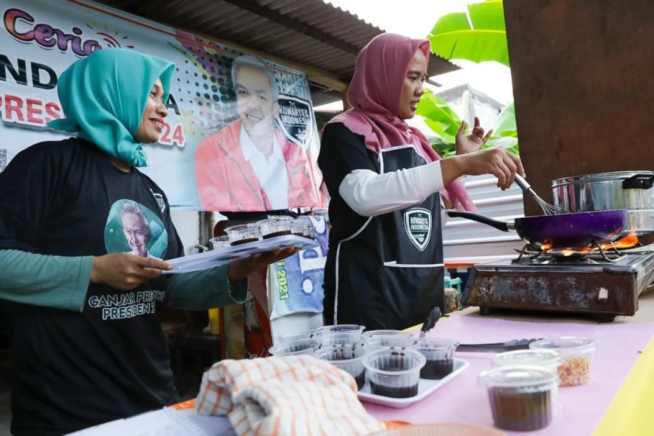 Kowarteg Ganjar Adakan Pelatihan Pembuatan Brownies Lumer di Gresik