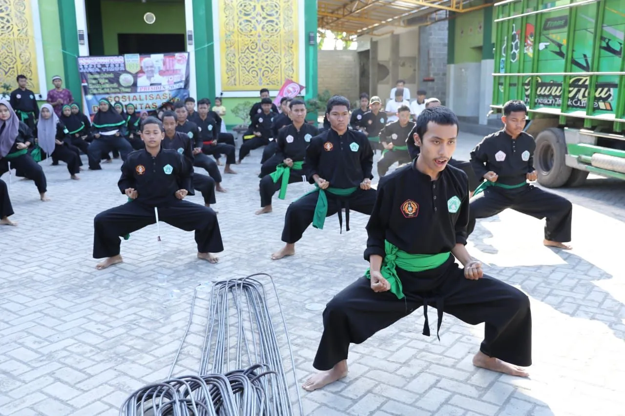 Komunitas Sopir Truk Ganjar Adakan Sosialisasi Wirausaha dan Pentas Seni di Kediri