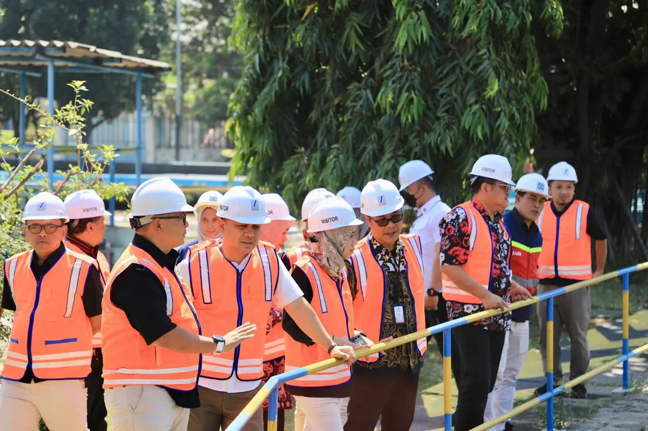 Dukung Strategi Industrialiasi Hijau Indonesia 2030: Walikota Surabaya Tinjau Pengelolaan Air Limbah Terpadu Kawasan SIER