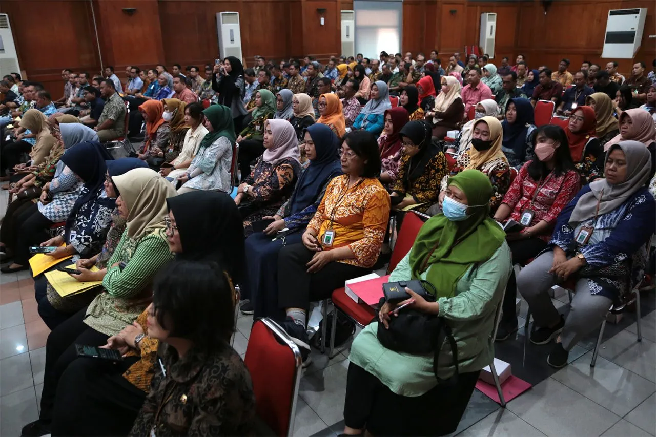 Wali Kota Eri Target Bulan Agustus 65 Ribu KK Keluarga Miskin Berpenghasilan Rp4 Juta