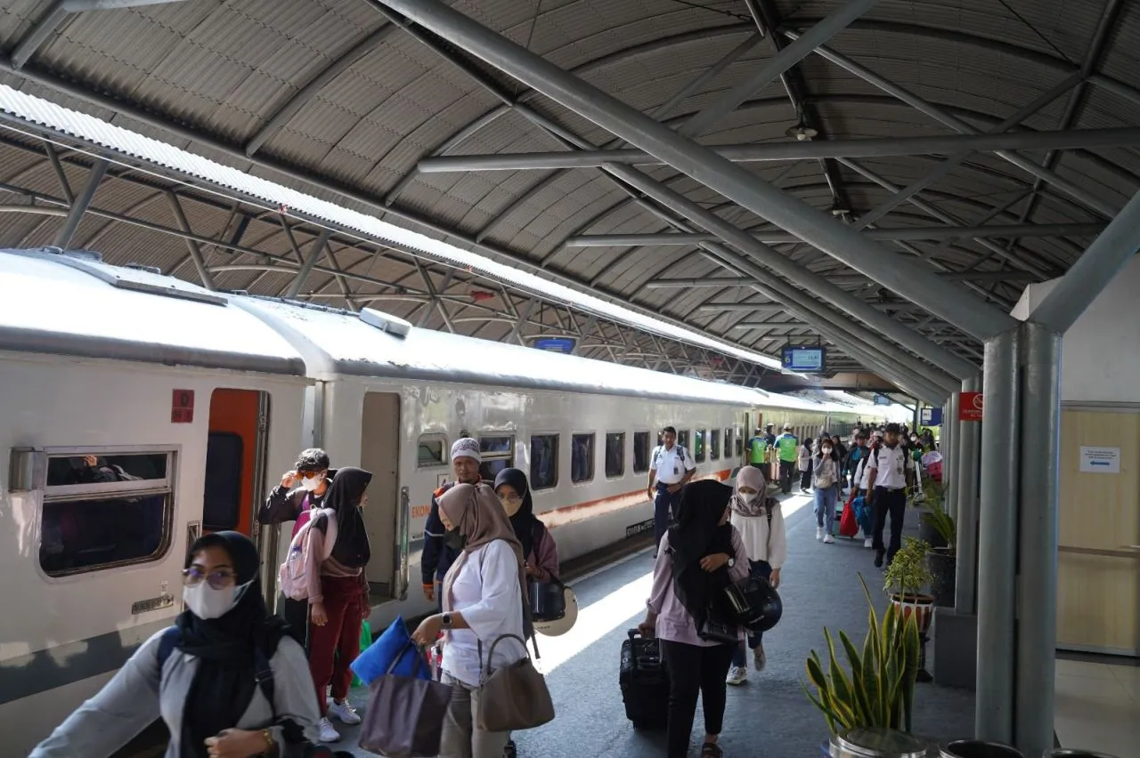 PT KAI Akan Denda Hingga Sanksi Bagi Penumpang yang Melebihi Relasi Tujuan