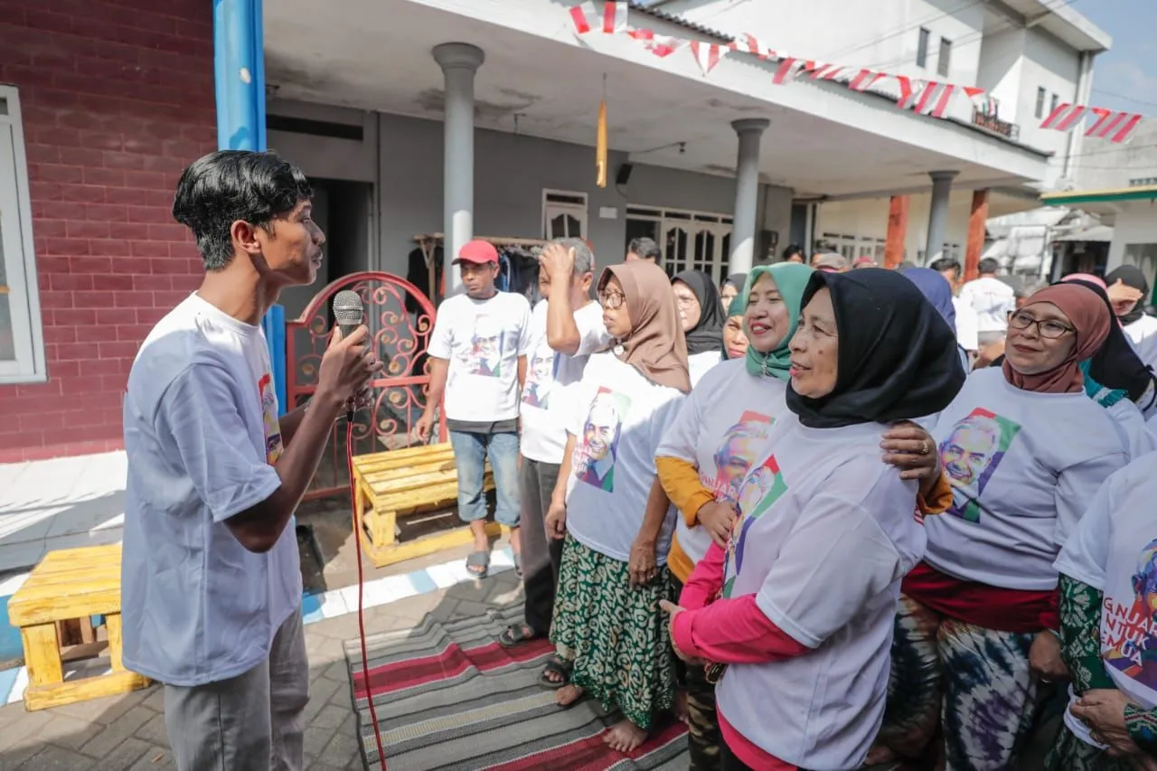 Jaga Kebersihan, Ganjar Creasi Ajak Warga Malang Bersih-Bersih Lingkungan