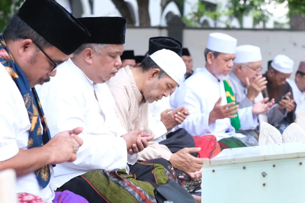 PKS Jatim Sebut Ziarah Makam KH Hasyim Asyari Istimewa, Ini Alasannya