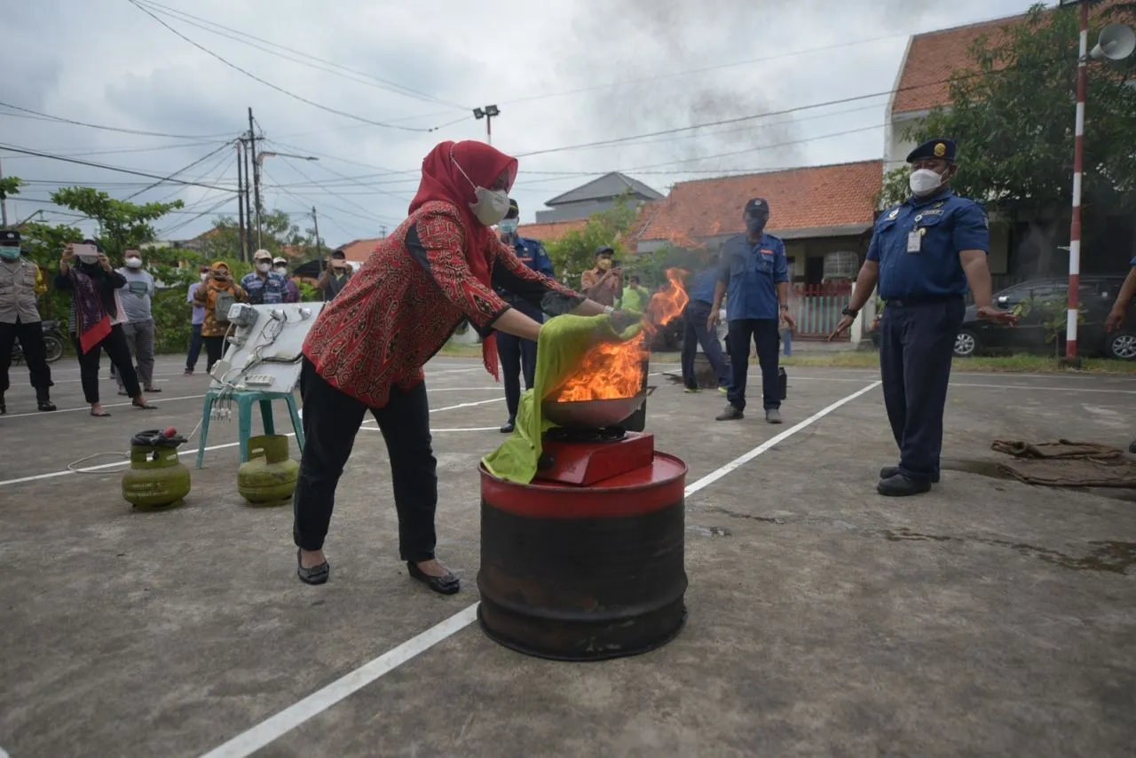 Pemkot Surabaya Libatkan Kader Madagaskar Antisipasi Bencana Kebakaran di Musim Kemarau