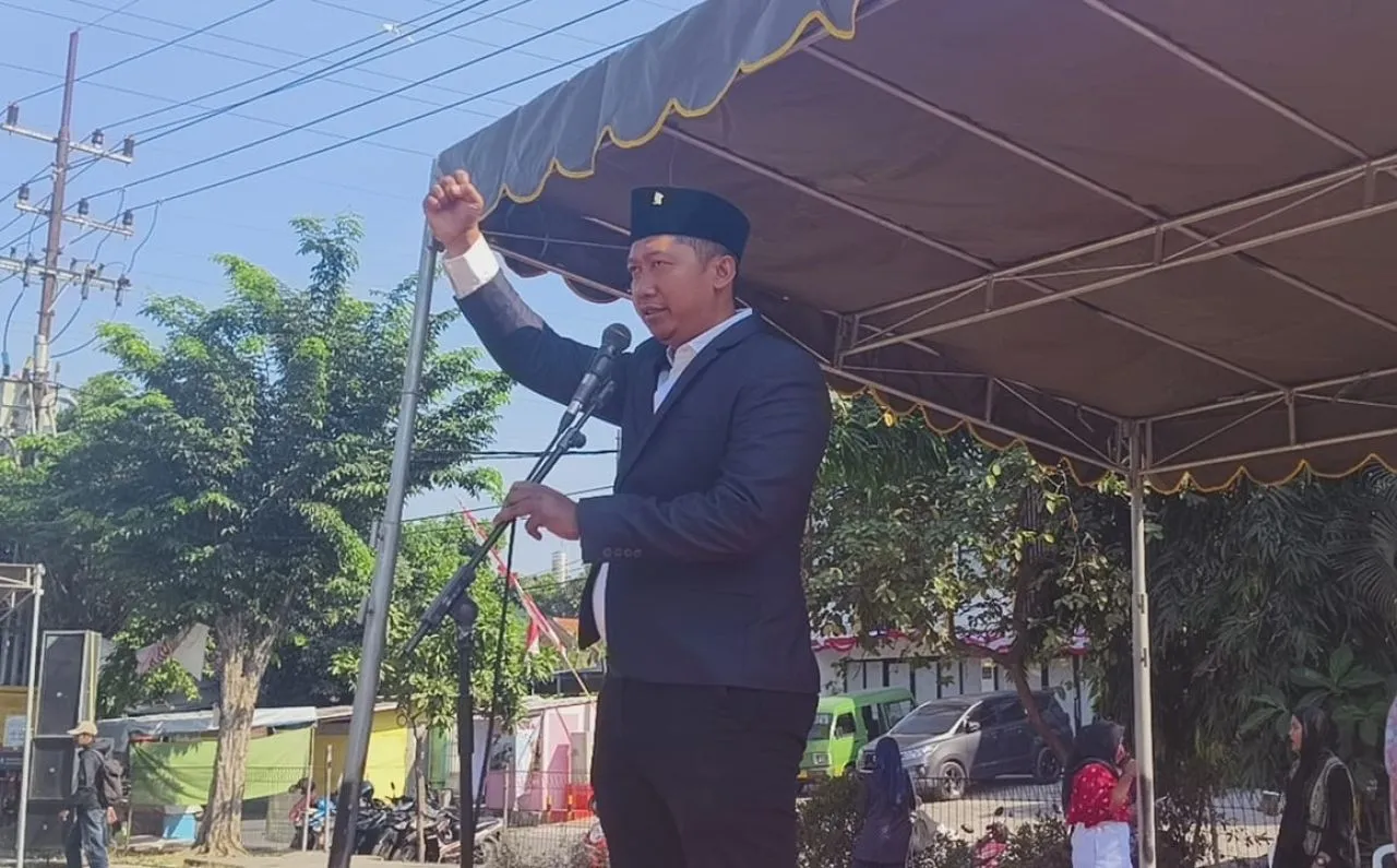 Pimpin Upacara Bendera HUT RI Ke-78, Caleg PDIP Hariyanto Ajak Bumikan Salam Pancasila
