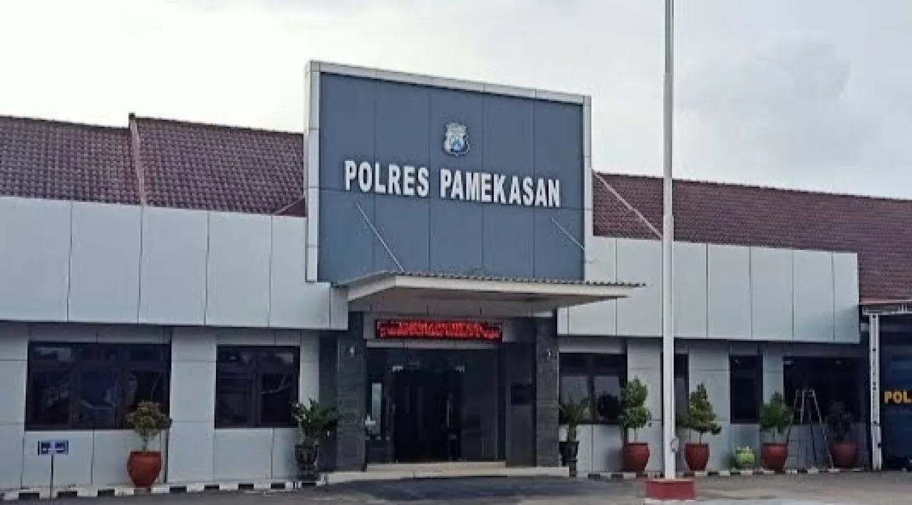 Pikap Terguling di Pamekasan, 10 Orang Alami Luka - luka