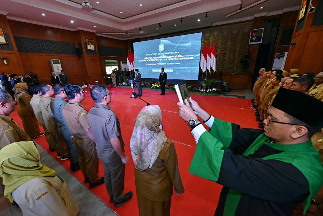 Wali Kota Eri Lantik 189 Pejabat Pemkot Surabaya, Ada M Fikser Kadiskominfo